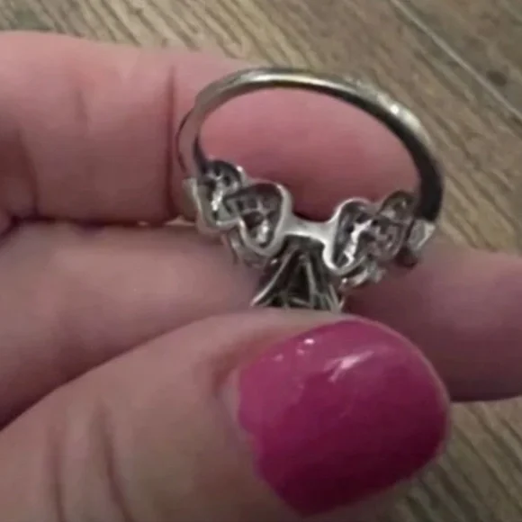 Magnificent! *ESTATE* 14k WG Natural Diamond Heart Cluster Cocktail Ring - Picture 15 of 16